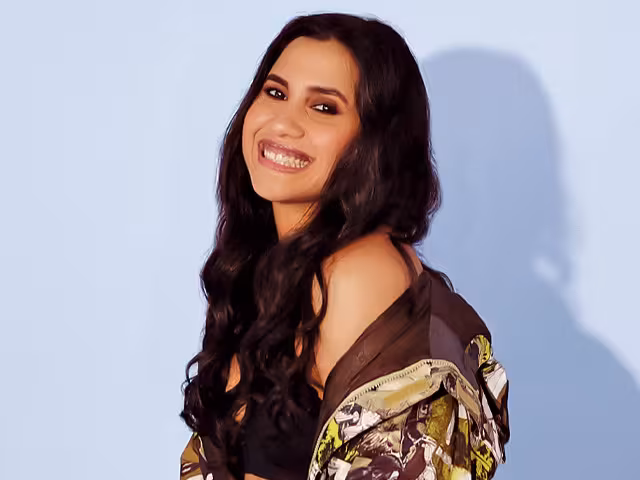 Hunterfly Nikhita Gandhi03 How A. R. Rahman Changed Nikhita Gandhi's Career