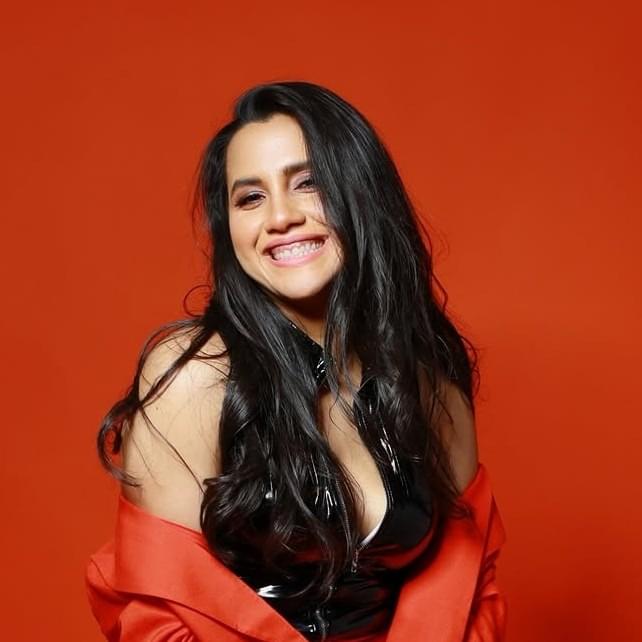 Hunterfly Nikhita Gandhi04 Nikhita Gandhi's Bengali Music