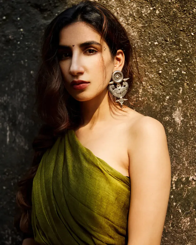 Hunterfly Parul Gulati 00054 Parul Gulati Movies