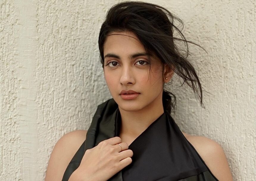 Hunterfly Pragati Srivastava3 Pragati Srivastava poses in her latest social media photos