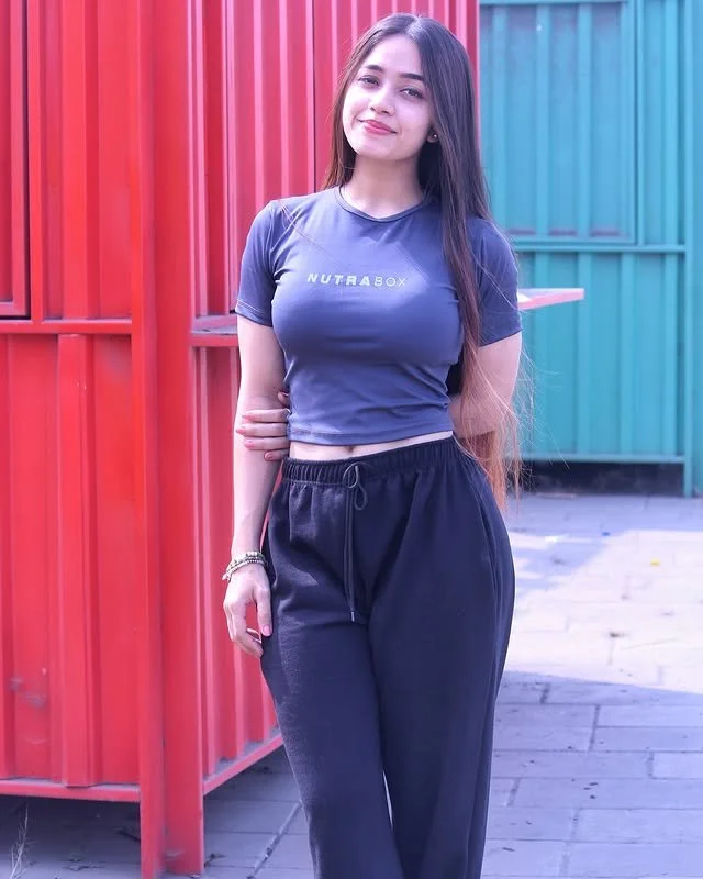 Hunterfly Priyanka Bhuti0054 Educational Background
