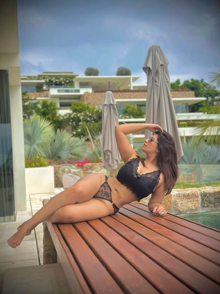 Hunterfly Rasha Kirmani21 Rasha Kirmani Bold Glamour Look