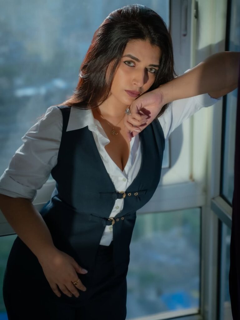 Hunterfly Rasha Kirmani3d Rasha Kirmani Bold Glamour Look