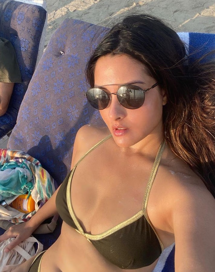 Hunterfly Riya Sen14 Riya Sen Hot