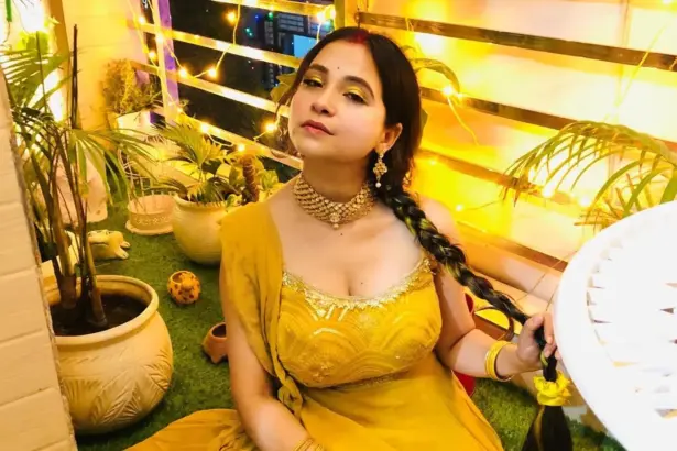 Hunterfly Santoor Mom Rachna Santoor Mom Rachna Indian mom influencer and lifestyle creator