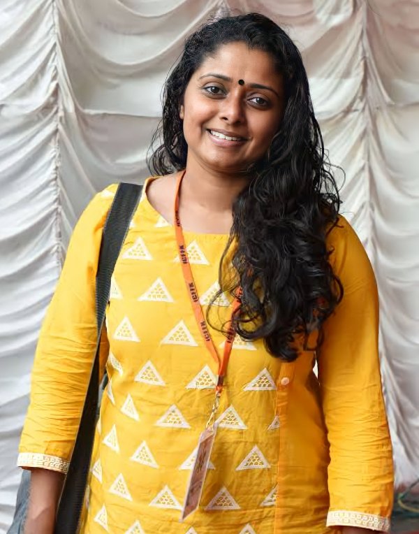Shelly Kishore Education