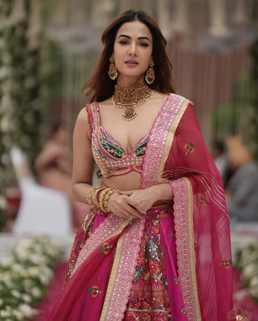 Hunterfly Sonal Chauhan02 Sonal Chauhan on Manifestation and Career Goals