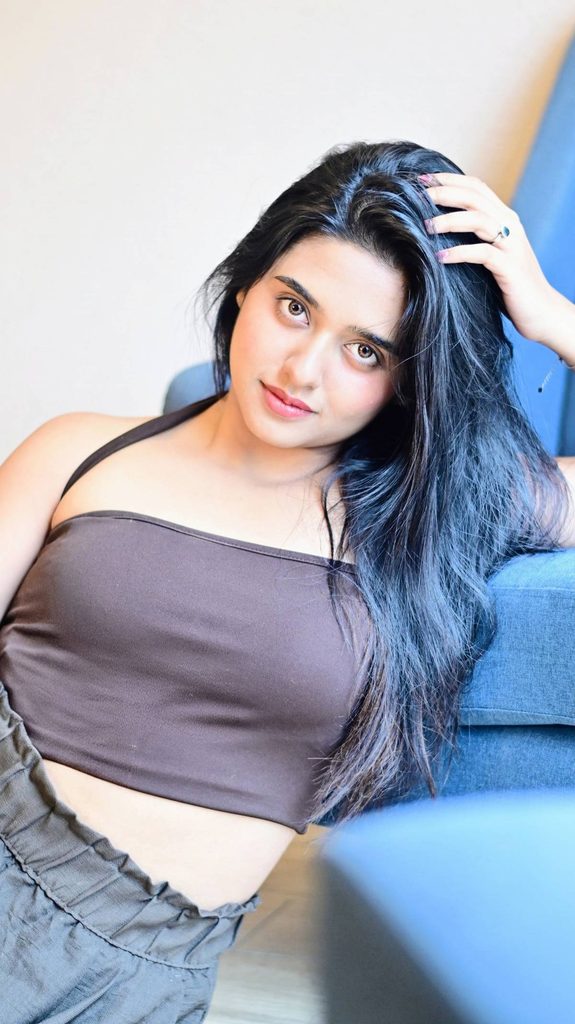 Hunterfly Sreeja Dutta 01 Common Aadmi Marks Her Hindi Film Debut