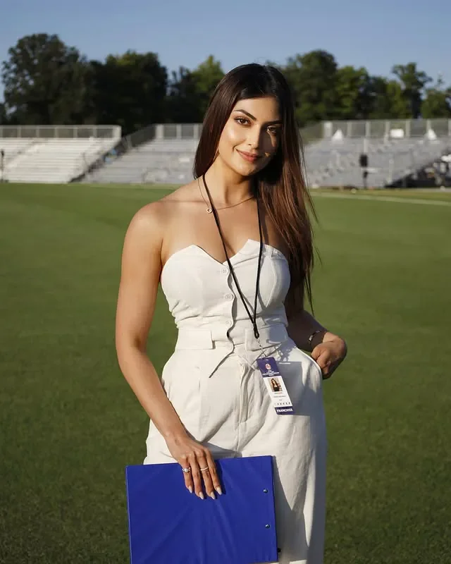 Yesha Sagar Movie Career