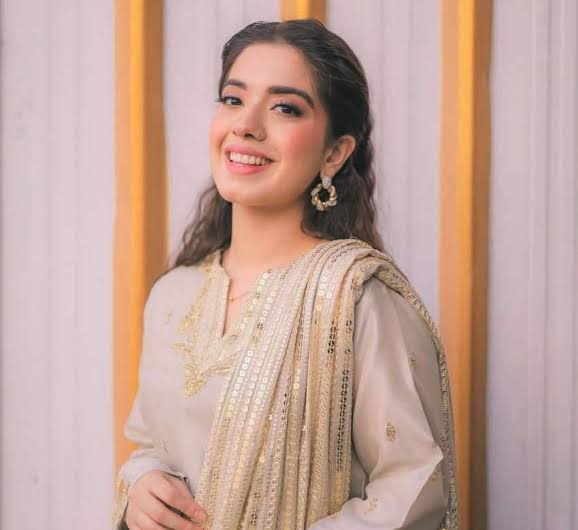 Hunterfly arisha razi 03 Arisha Razi Height and Physical Appearance
