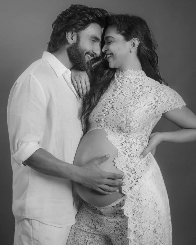 Hunterfly fsdf2sd3 Deepika and Ranveer Share a Glimpse of Family Life