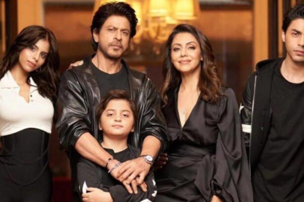 Shah Rukh Khan and Gauri Khan celebrate Ganpati at Mannat