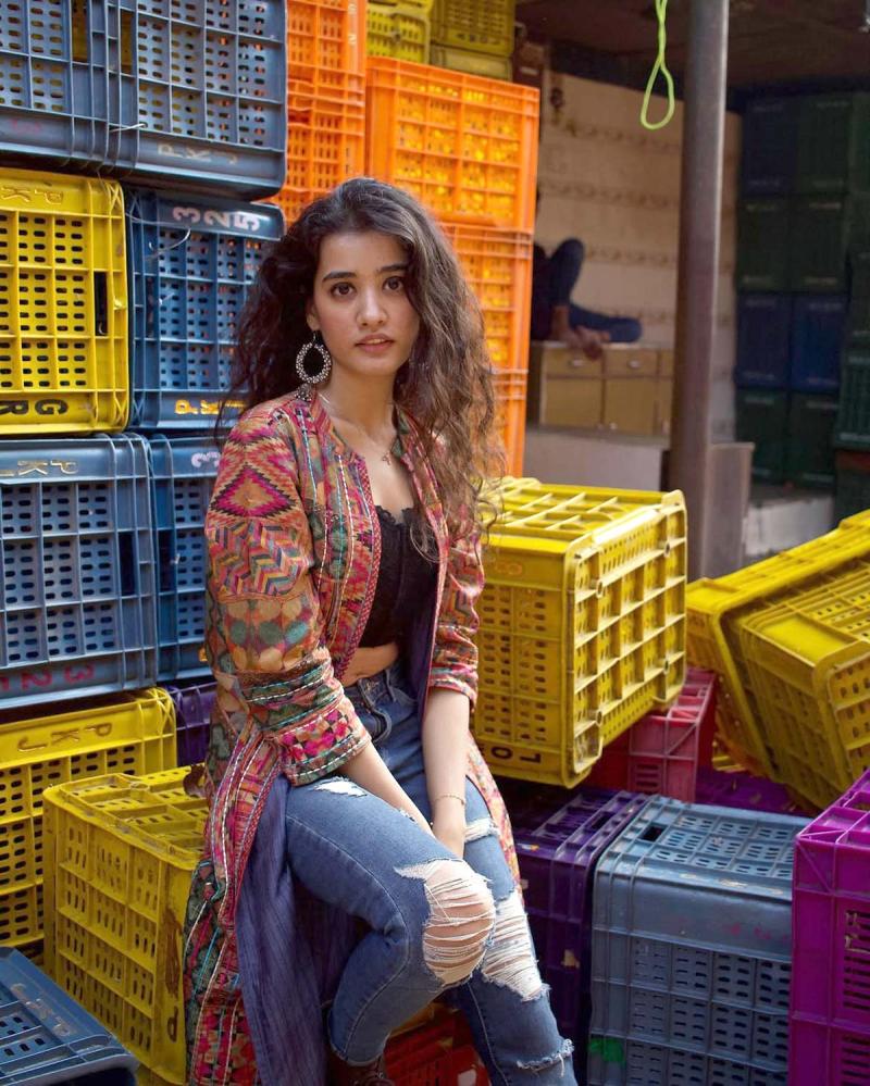 hunterfly Aarushi Bajaj02 Aarushi Bajaj's Style Is Anything But Predictable