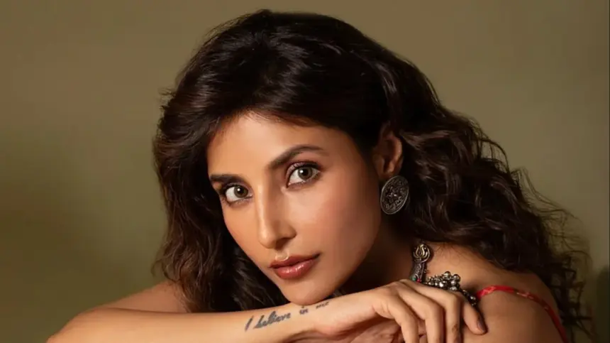 hunterfly Harshita Gaur Harshita Gaur talks about appearance pressure and experimenting with looks