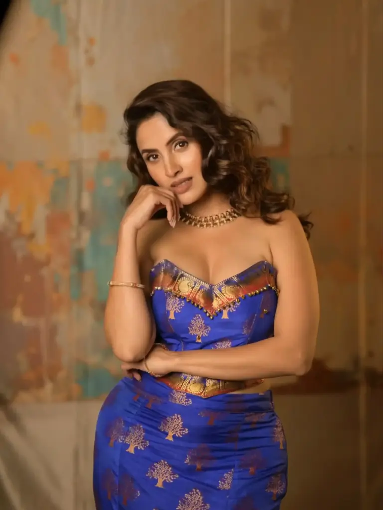 hunterfly Priyanka Kholgade 6 1 11zon Priyanka Kholgade Looks Glamorous