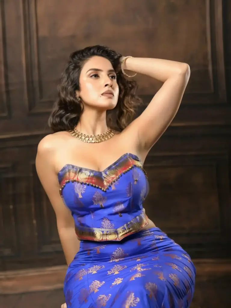 hunterfly Priyanka Kholgade 7 2 11zon Priyanka Kholgade Looks Glamorous