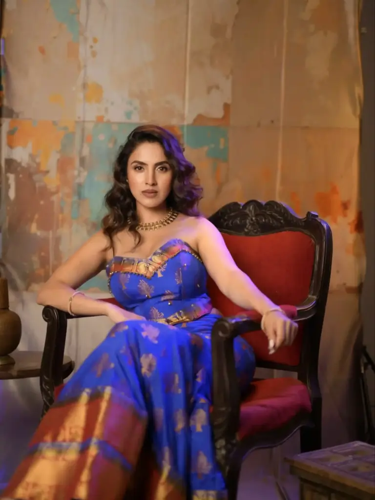 hunterfly Priyanka Kholgade 8 3 11zon Priyanka Kholgade Looks Glamorous