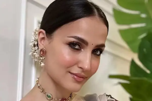 Elli AvrRam as Alicia in Chummbak