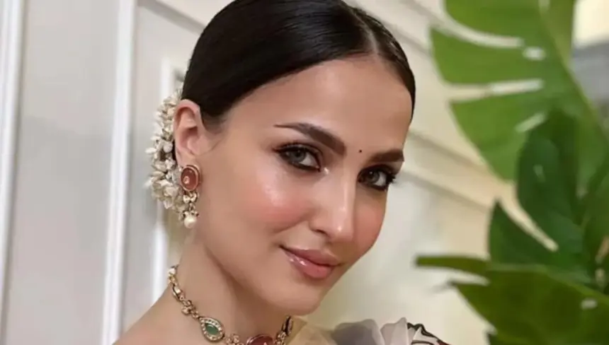 Elli AvrRam as Alicia in Chummbak