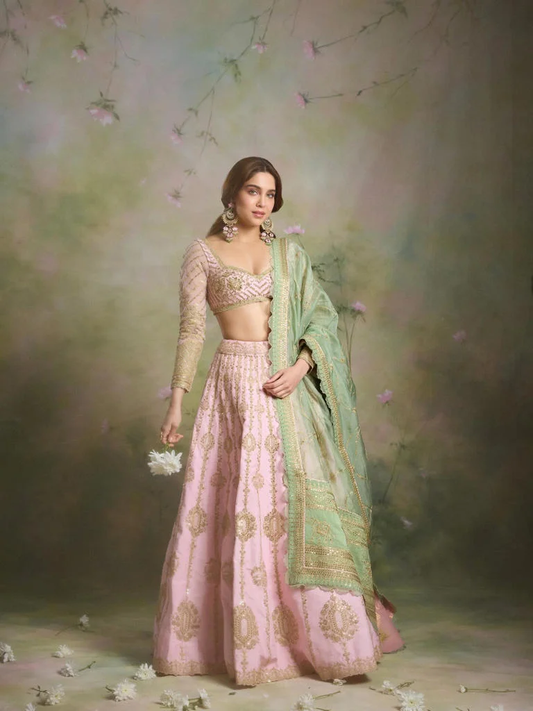 hunterfly Sharvari Sharvari: Go soft and pastel