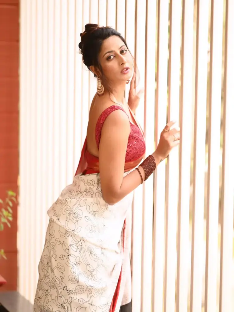 hunterfly Shubha Raksha2 Shubha Raksha’s Social Media Style