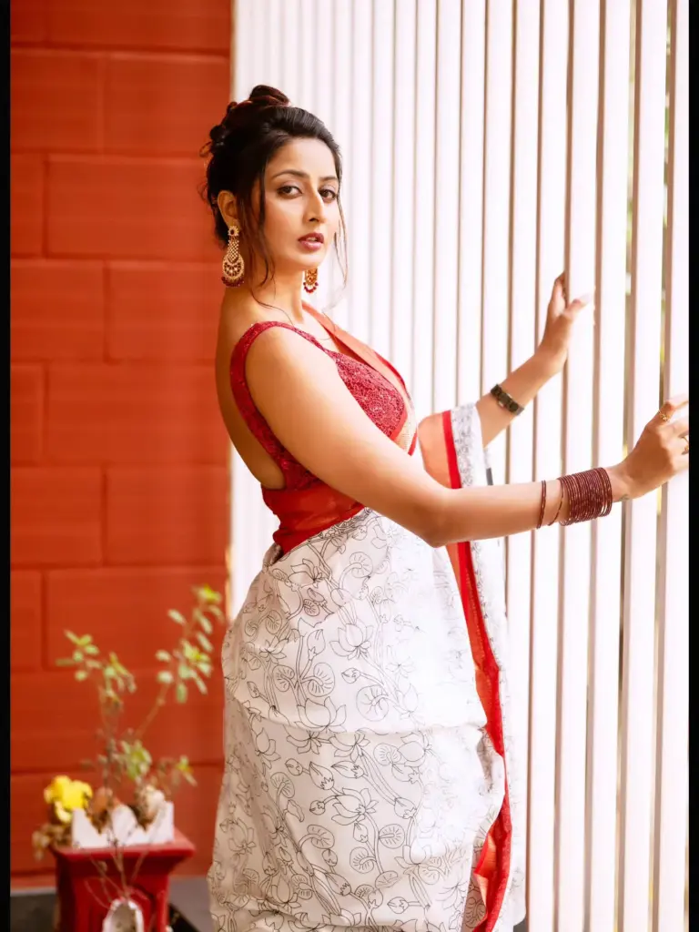 hunterfly Shubha Raksha9 Shubha Raksha’s Social Media Style