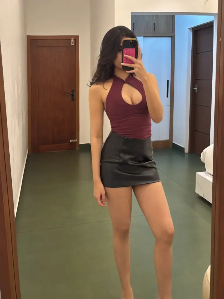 hunterfly Shubha mk3 Burgundy Keyhole Top