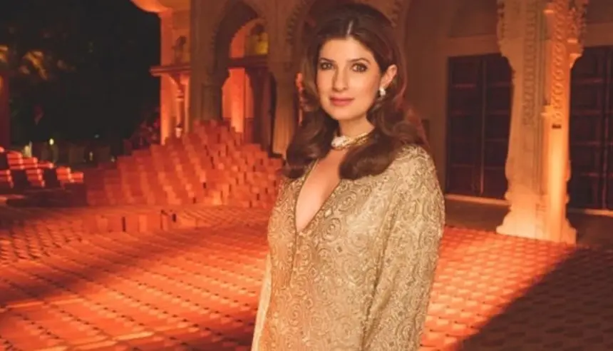 hunterfly Twinkle Khanna attends Bvlgari Twinkle Khanna in an embellished kaftan and Serpenti jewellery at Bvlgari’s Diwali event